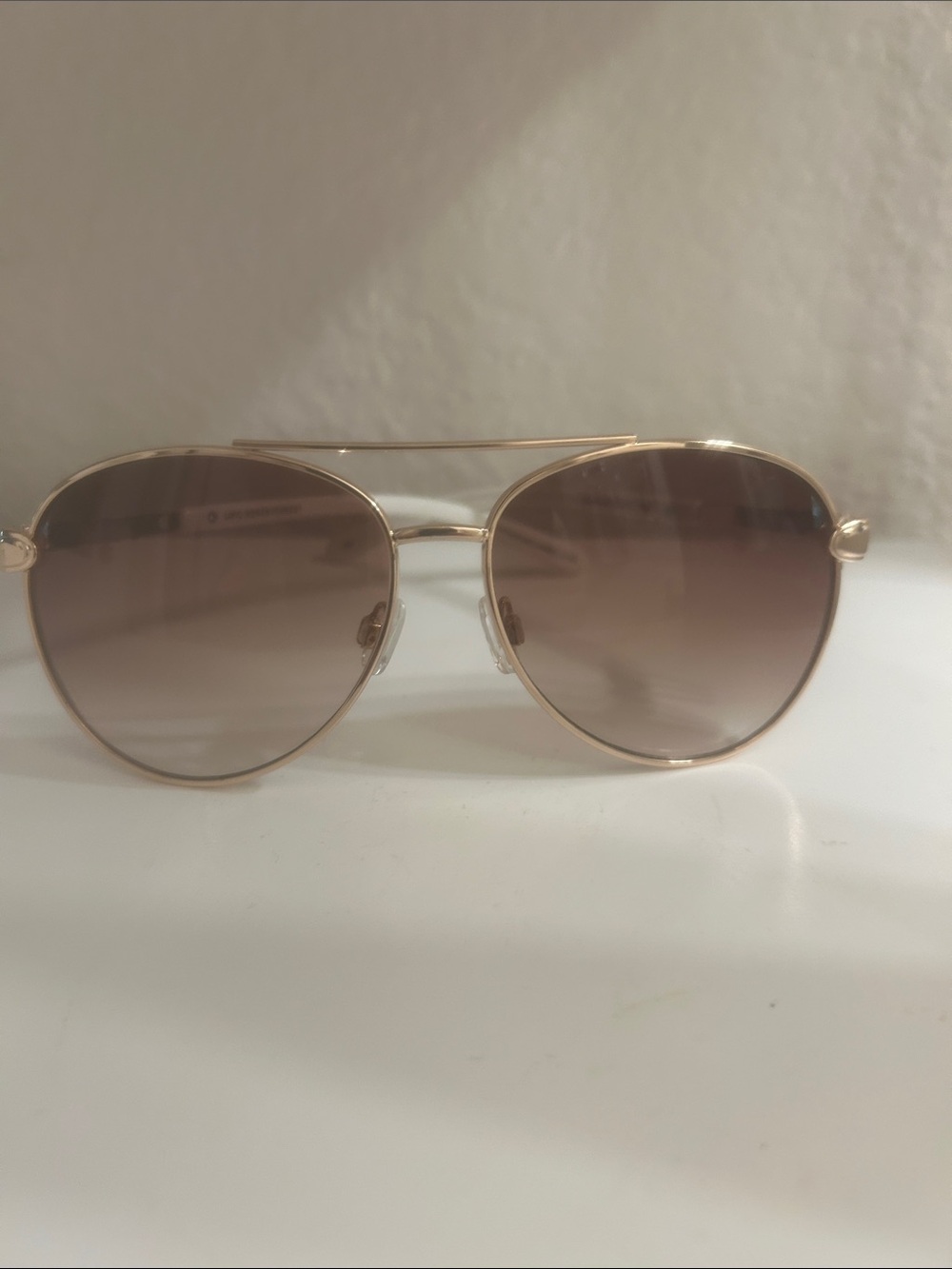 NWOT Gold Frame Brown Gradient Aviator Sunglasses - Women Accessories